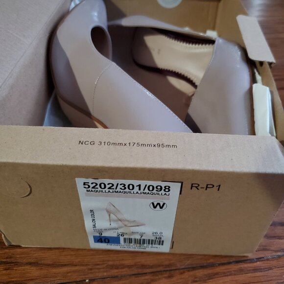 Shoes - Picture 6 of 8